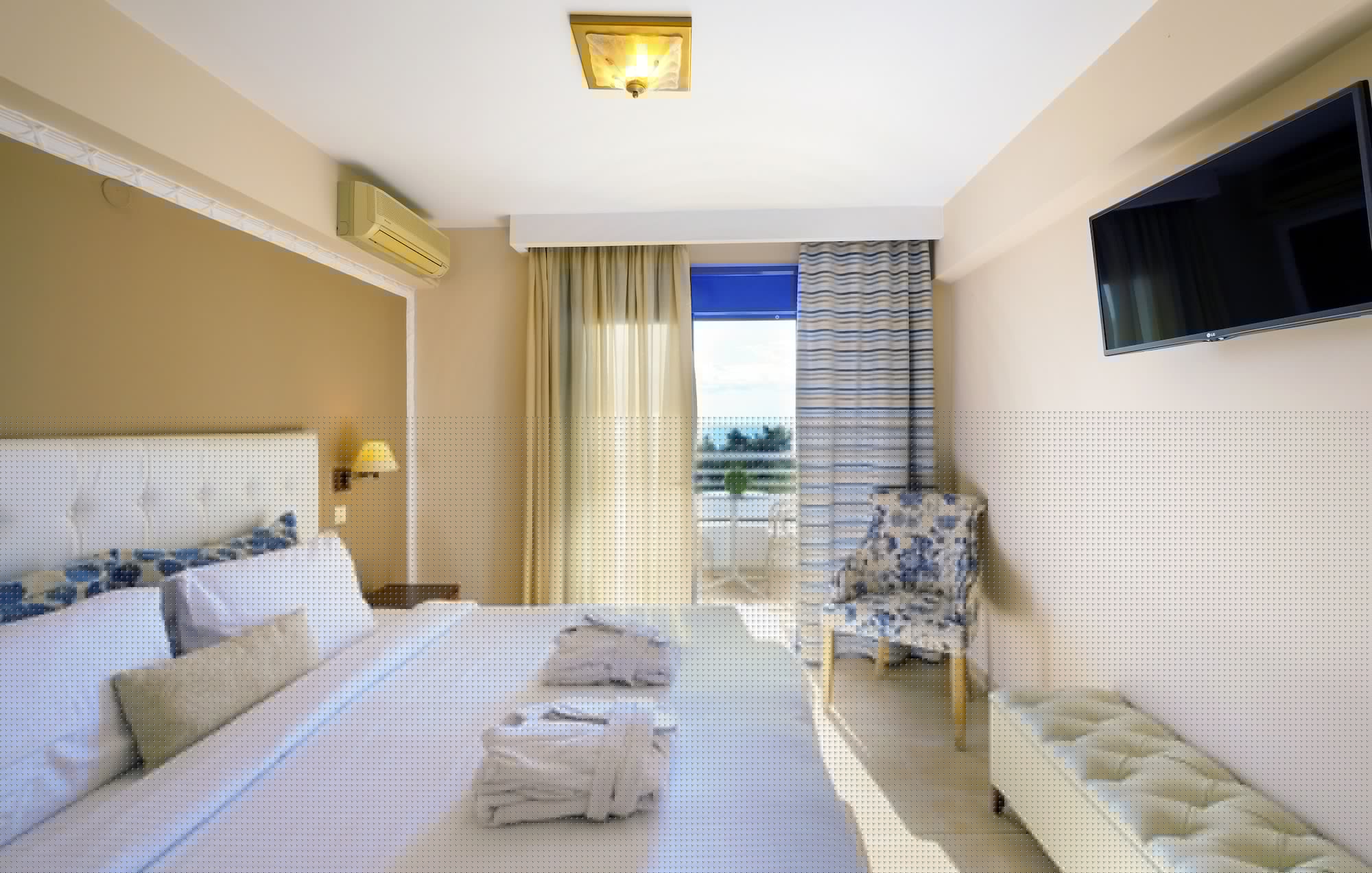 EXECUTIVE, DOUBLE BED, SEA VIEW