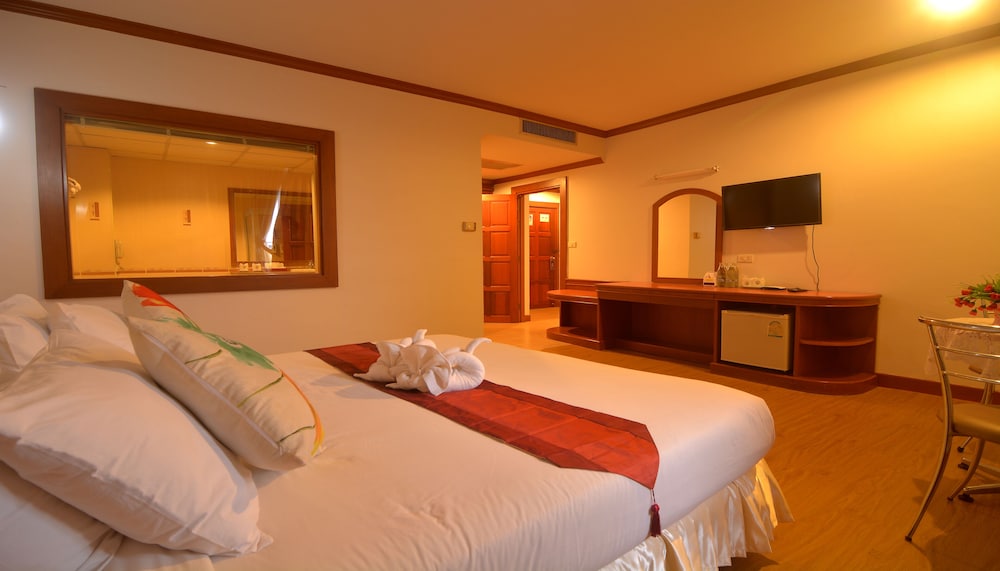 Chumphon Gardens Hotel 13/64