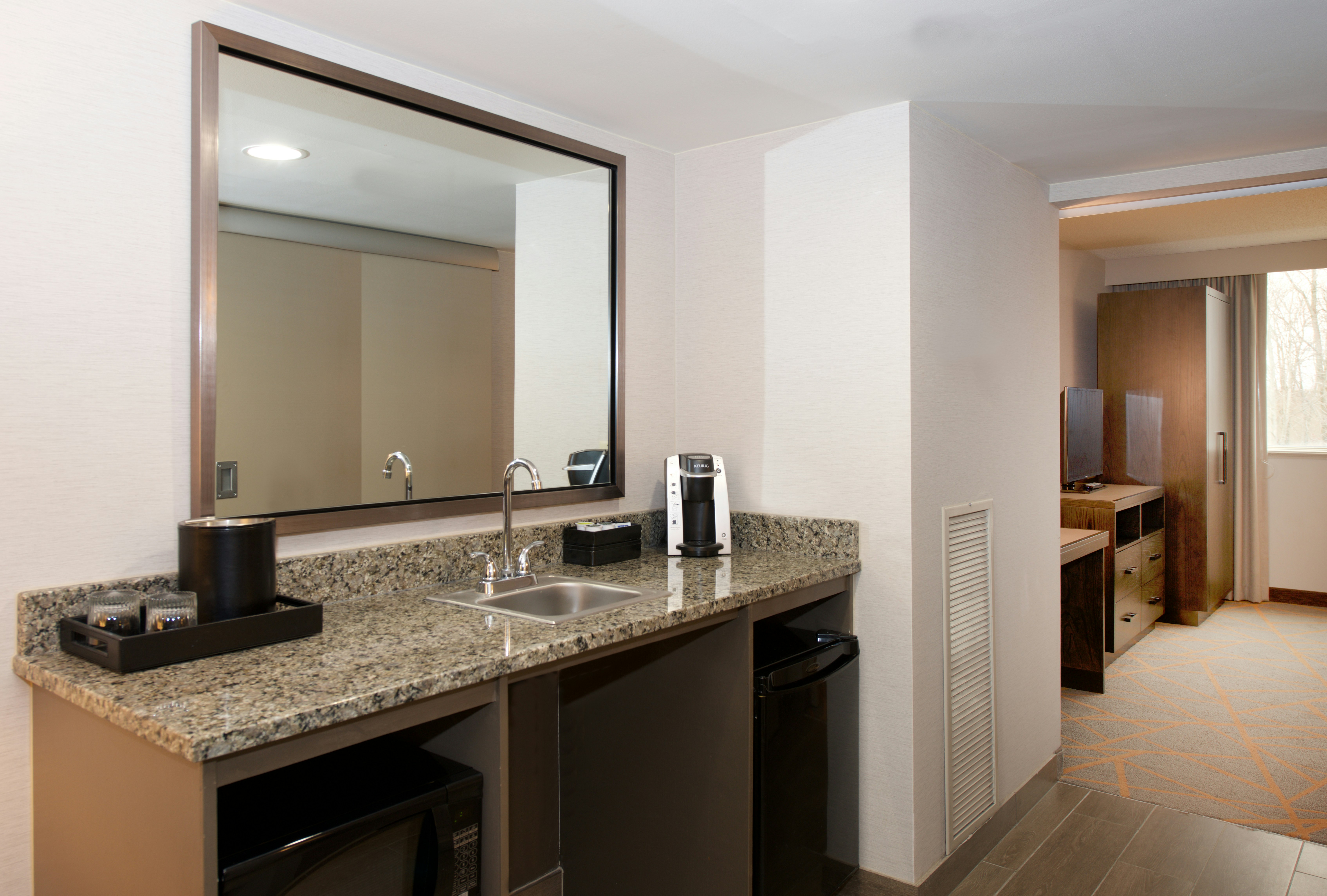 Embassy Suites by Hilton Cincinnati Northeast Blue Ash 54/54