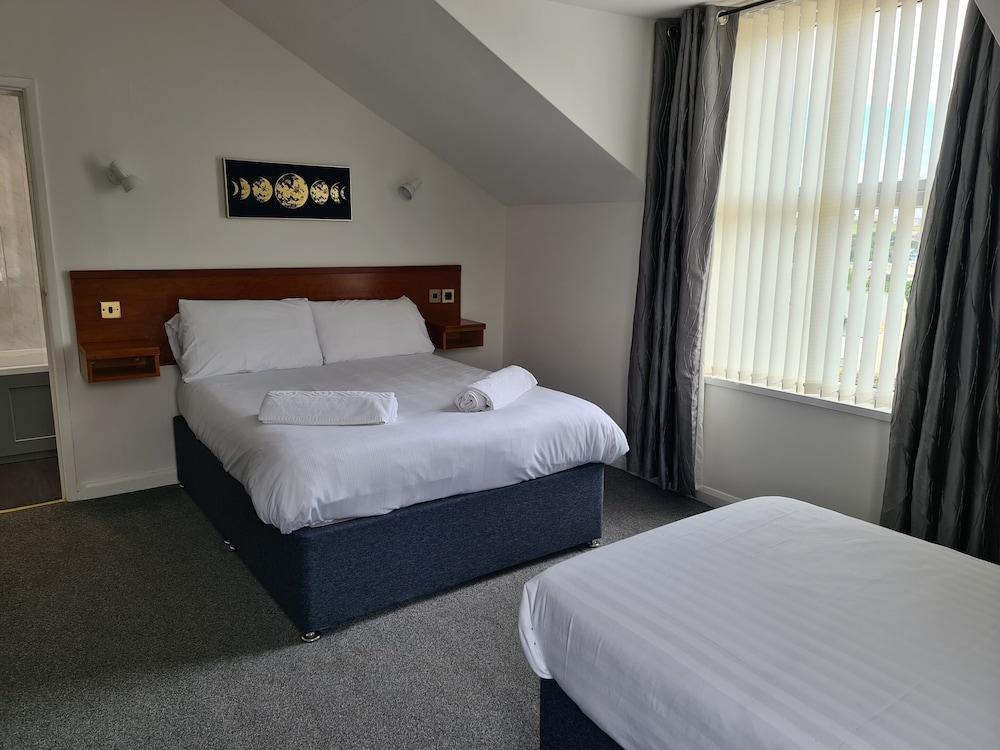 Chase Hotel 17/55