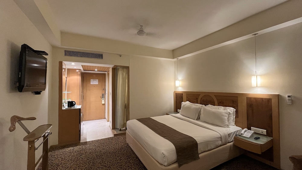 PREMIUM, KING BED, HIGH FLOOR
