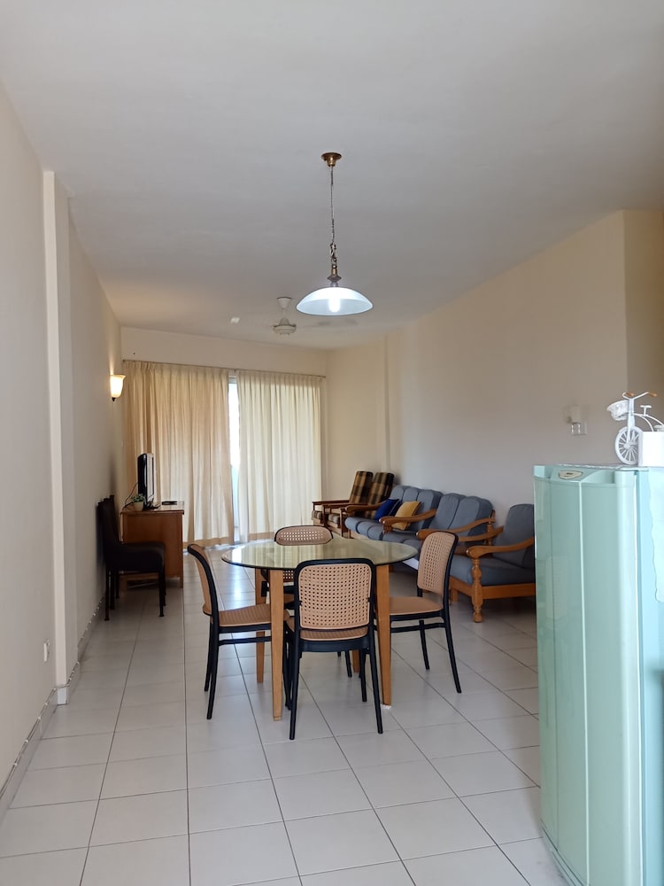 Seri Bulan Condominium 30/50