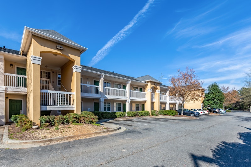 HomeTowne Studios by Red Roof Atlanta NE - Peachtree Corners 48/50