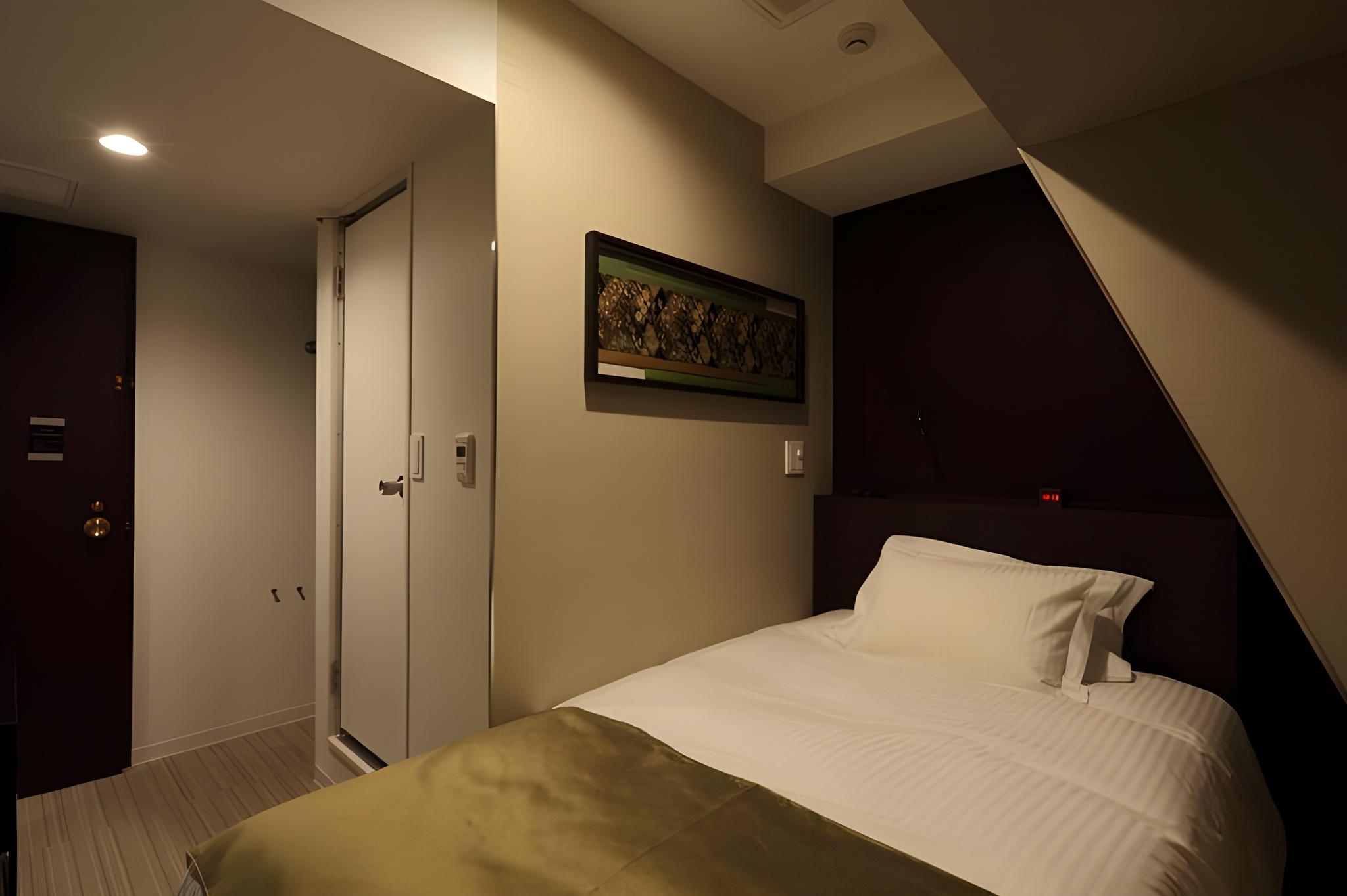 Semi Room, Standard, Single, Semi Double Bed