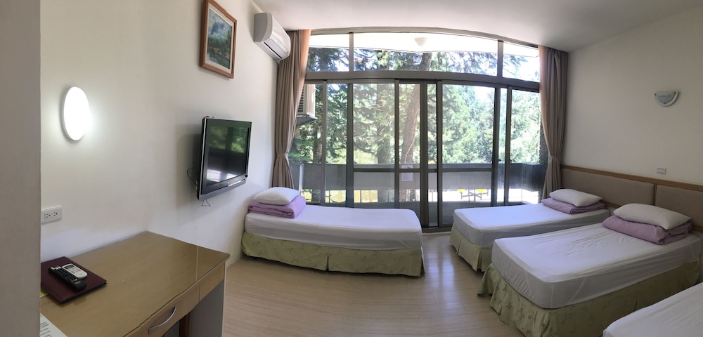 Sun Moon Lake Youth Activity Center Hostel 9/37