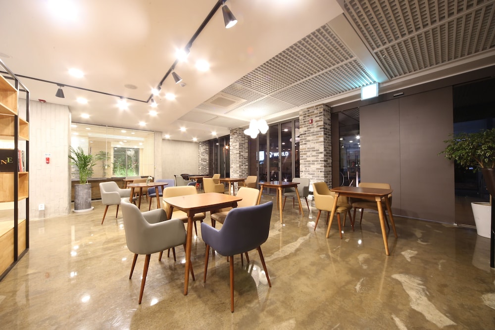 Noblestay Hotel 39/50