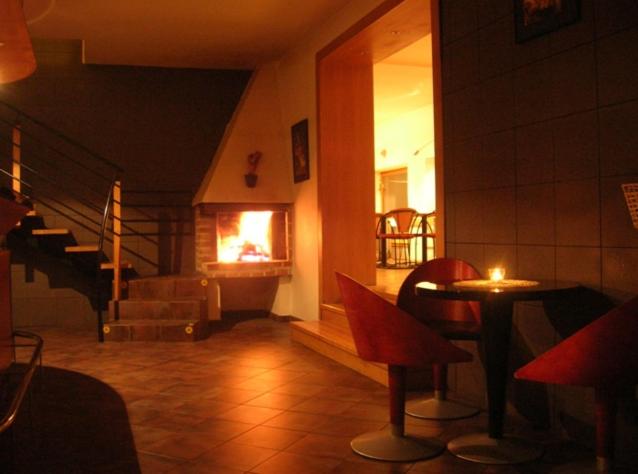 Gold Hotel 32/50