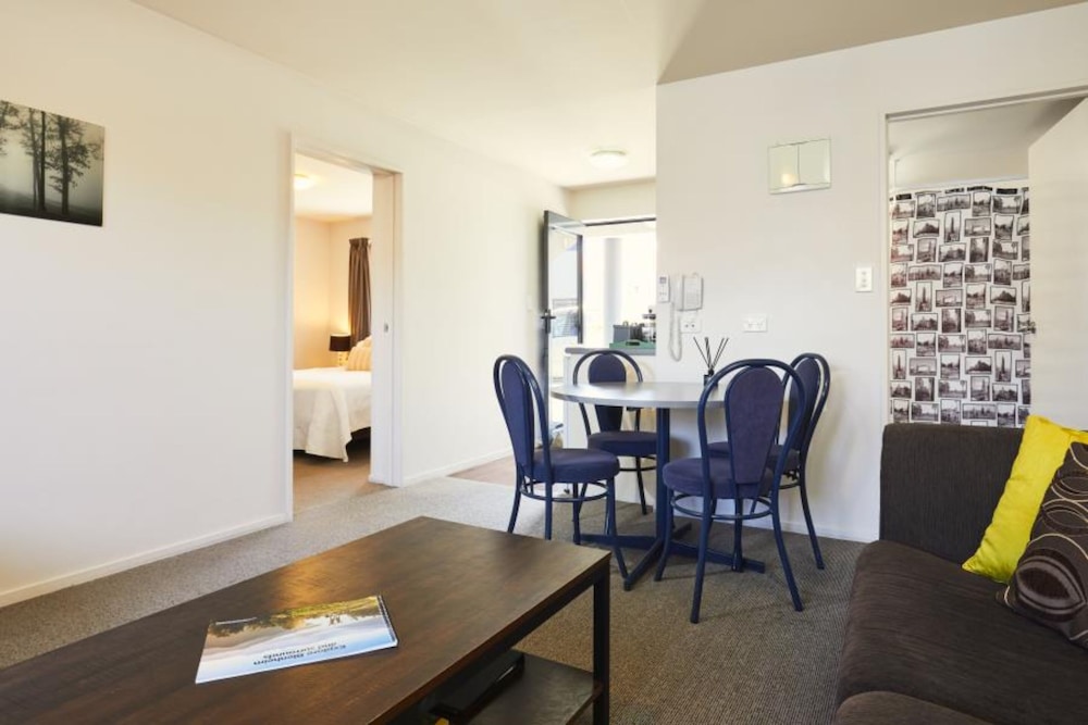 blenheim palms motel