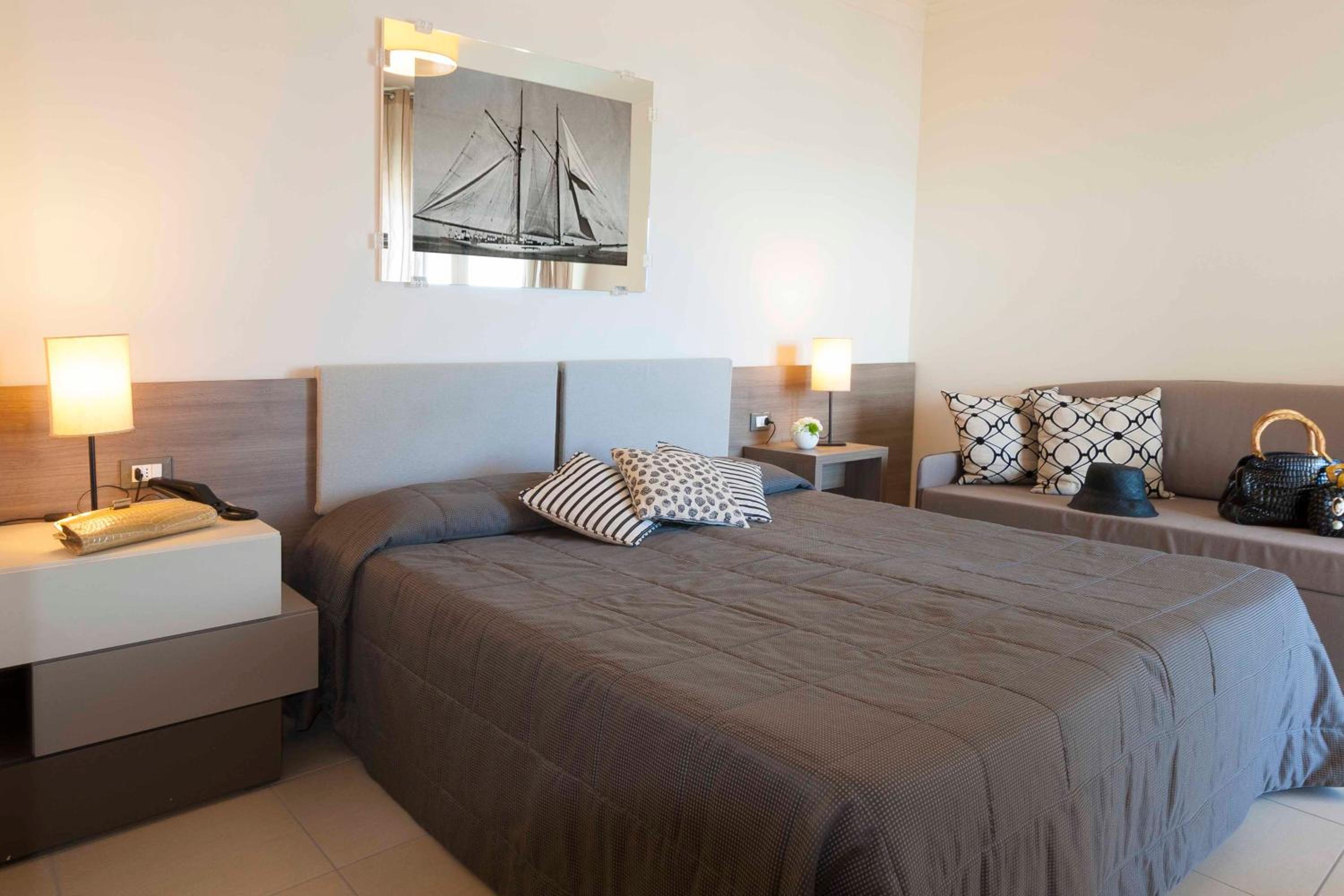 Classic, Double or Twin Bed, Pool and Sea View