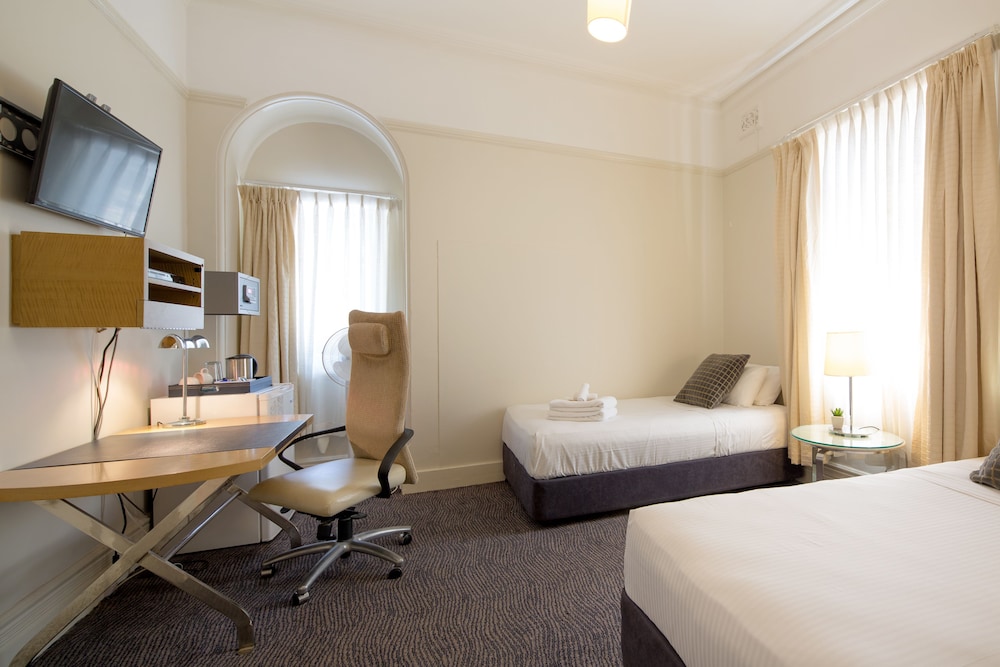 Neutral Bay Lodge 25/35