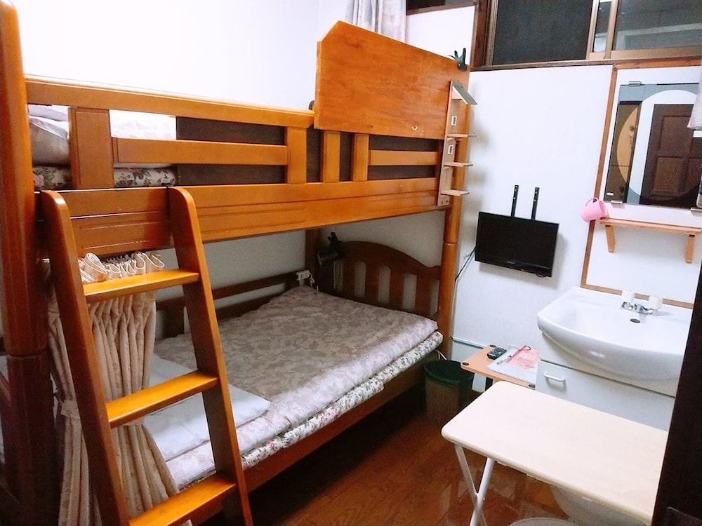 Yufuin Country Road Youth Hostel 41/56