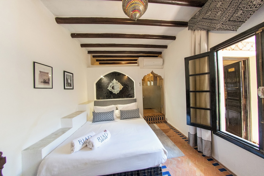 Riad Yacout 17/76