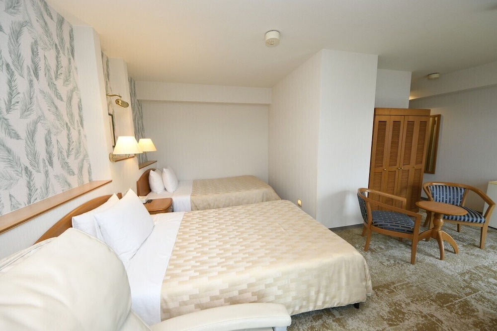 Naha Beach Side Hotel 16/71