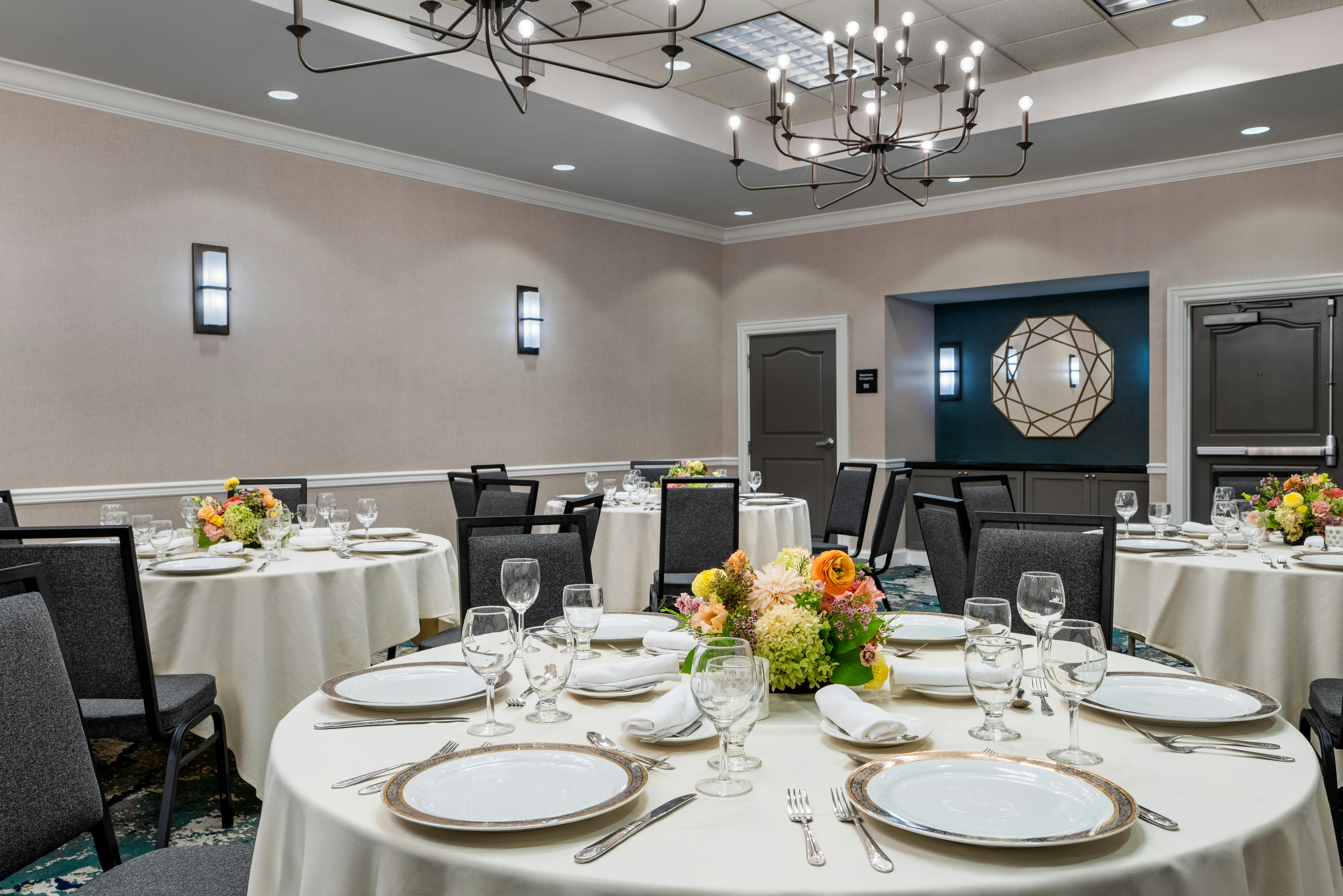 Hampton Inn Suites Albany Downtown 40/55