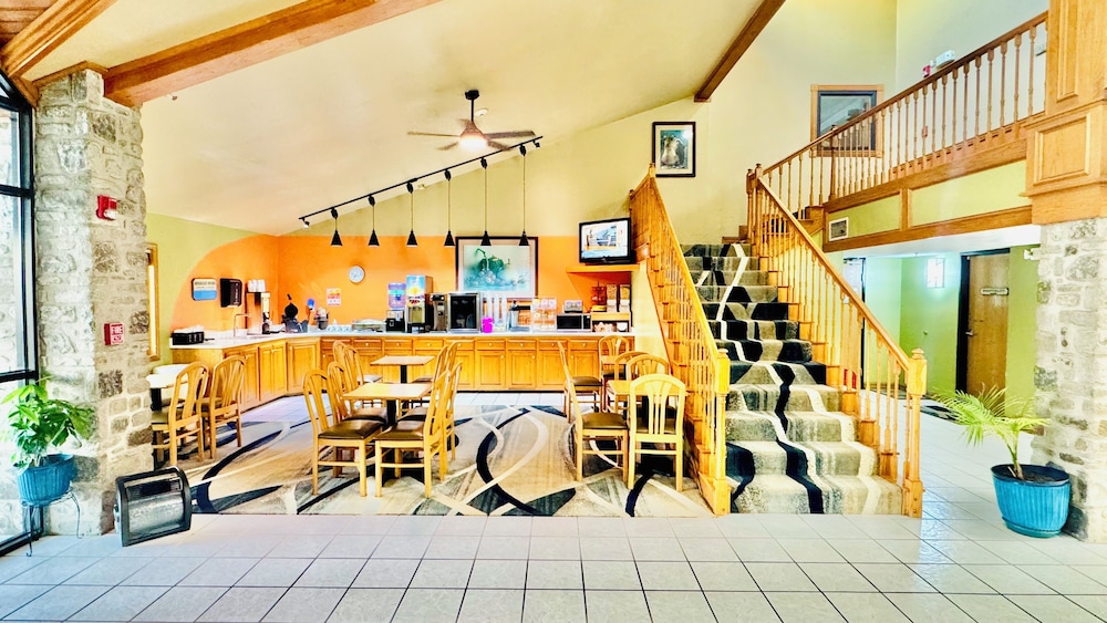 Regency Inn And Suites 38/51