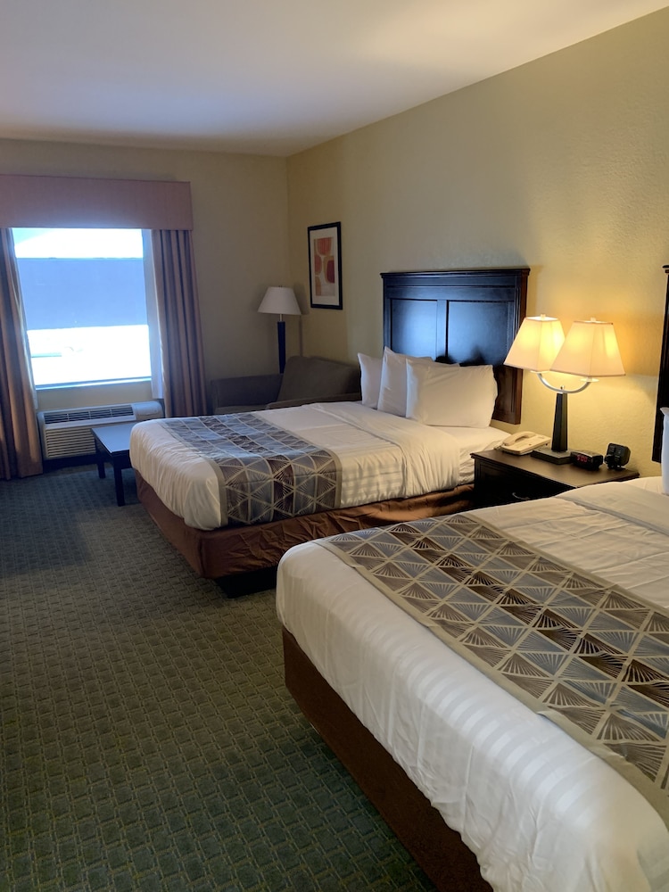 Ambassador Inn and Suites Tuscaloosa 18/57