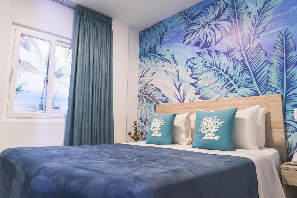 Inner, Standard, Queen Bed, with View
