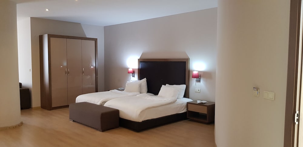 Ladies Beach Residence Hotel 23/68