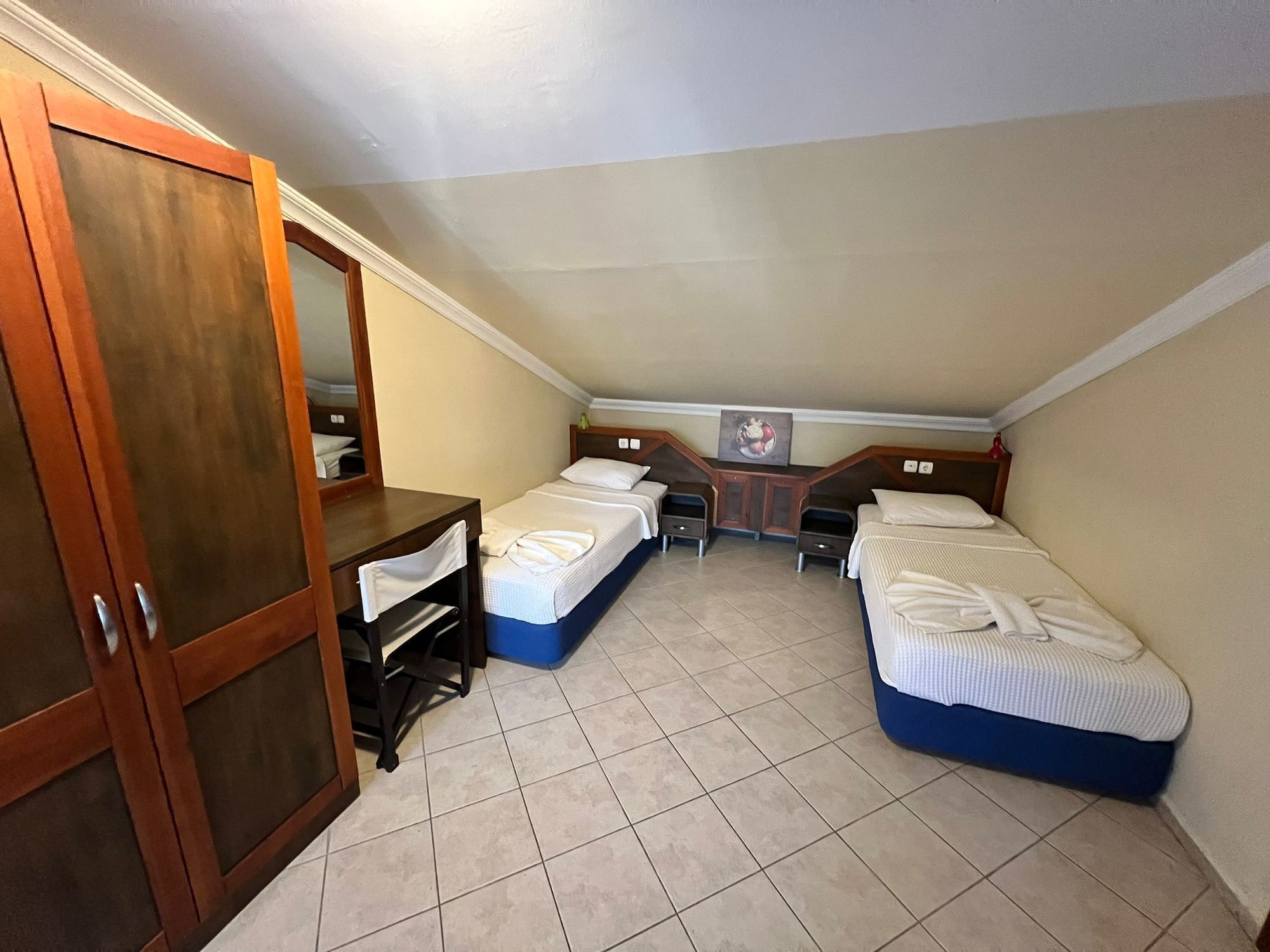 STANDARD, DOUBLE OR TWIN BED, ATTIC