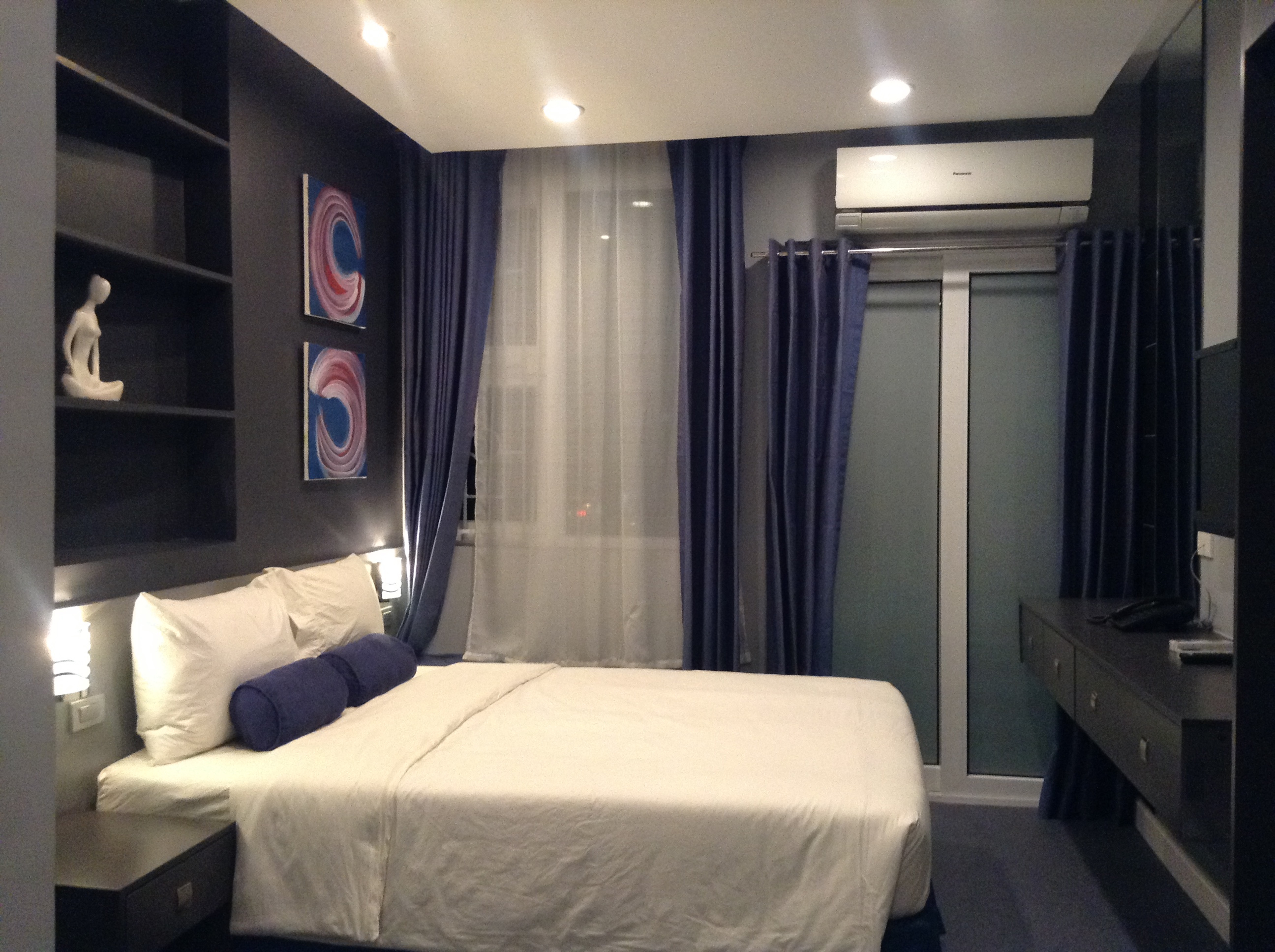 Deluxe, Double or Twin Bed