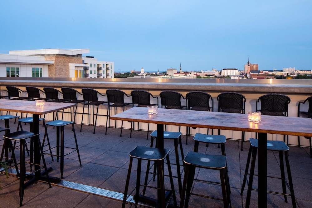 Hyatt House Charleston/Historic District 44/57