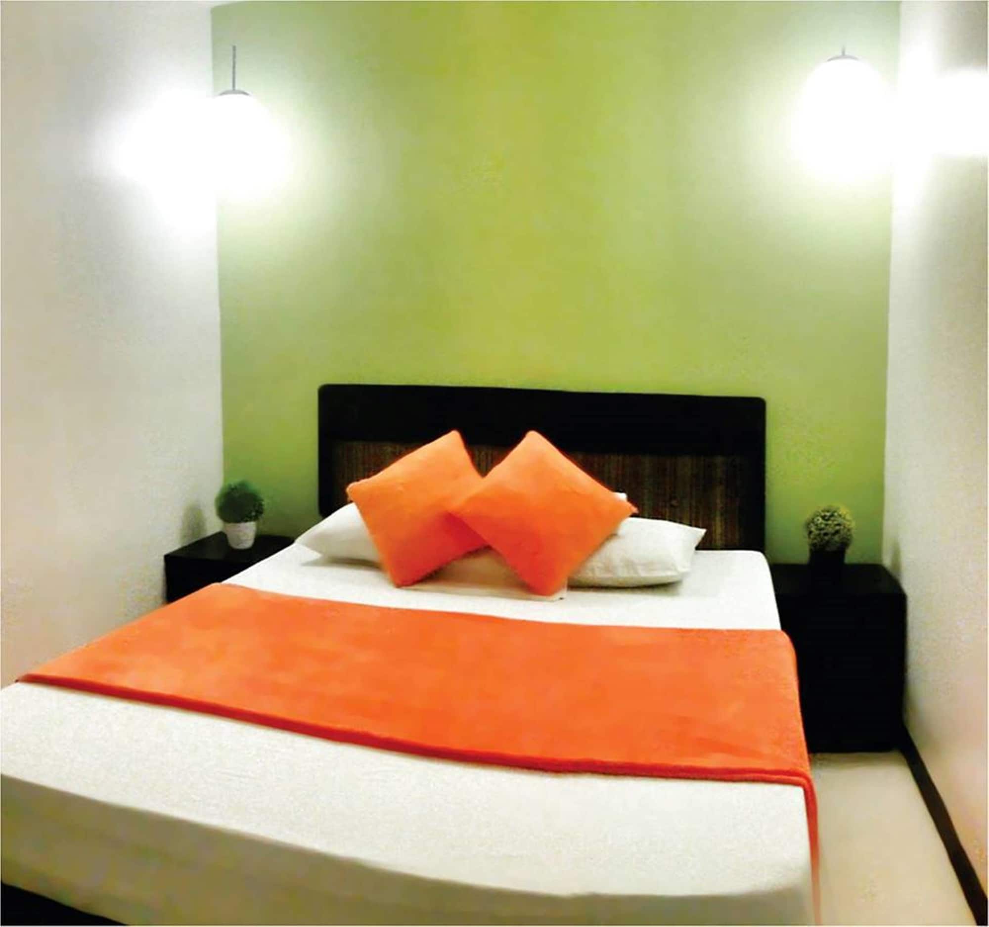 2 BEDROOMS