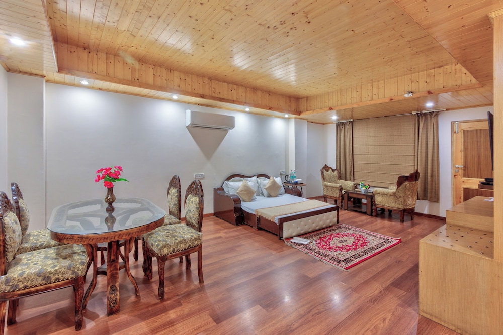 Grand Krisa Resort & Spa 24/50