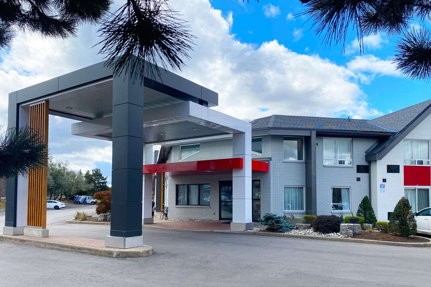 Comfort Inn Cambridge - Highway 401 1/9