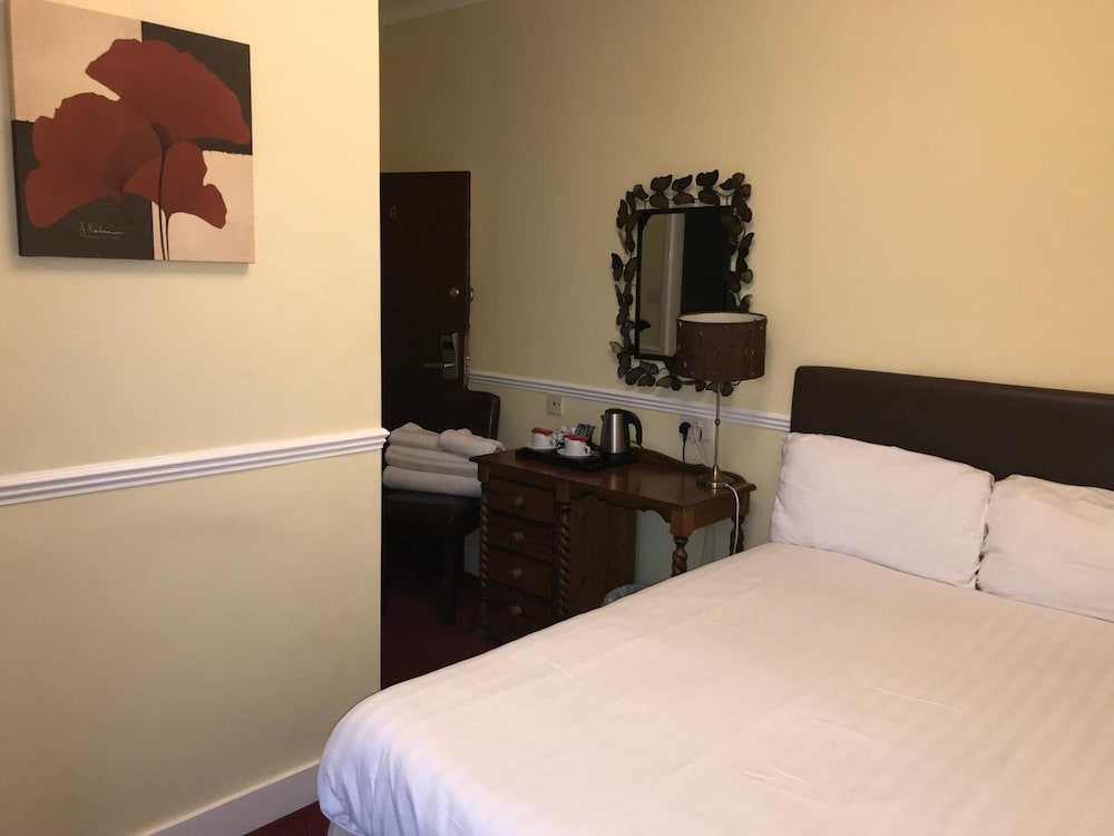 Barons Court Hotel 25/72