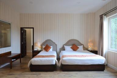 Room, Triple, 1 Queen and 1 Single Bed, Garden View, Deluxe Building