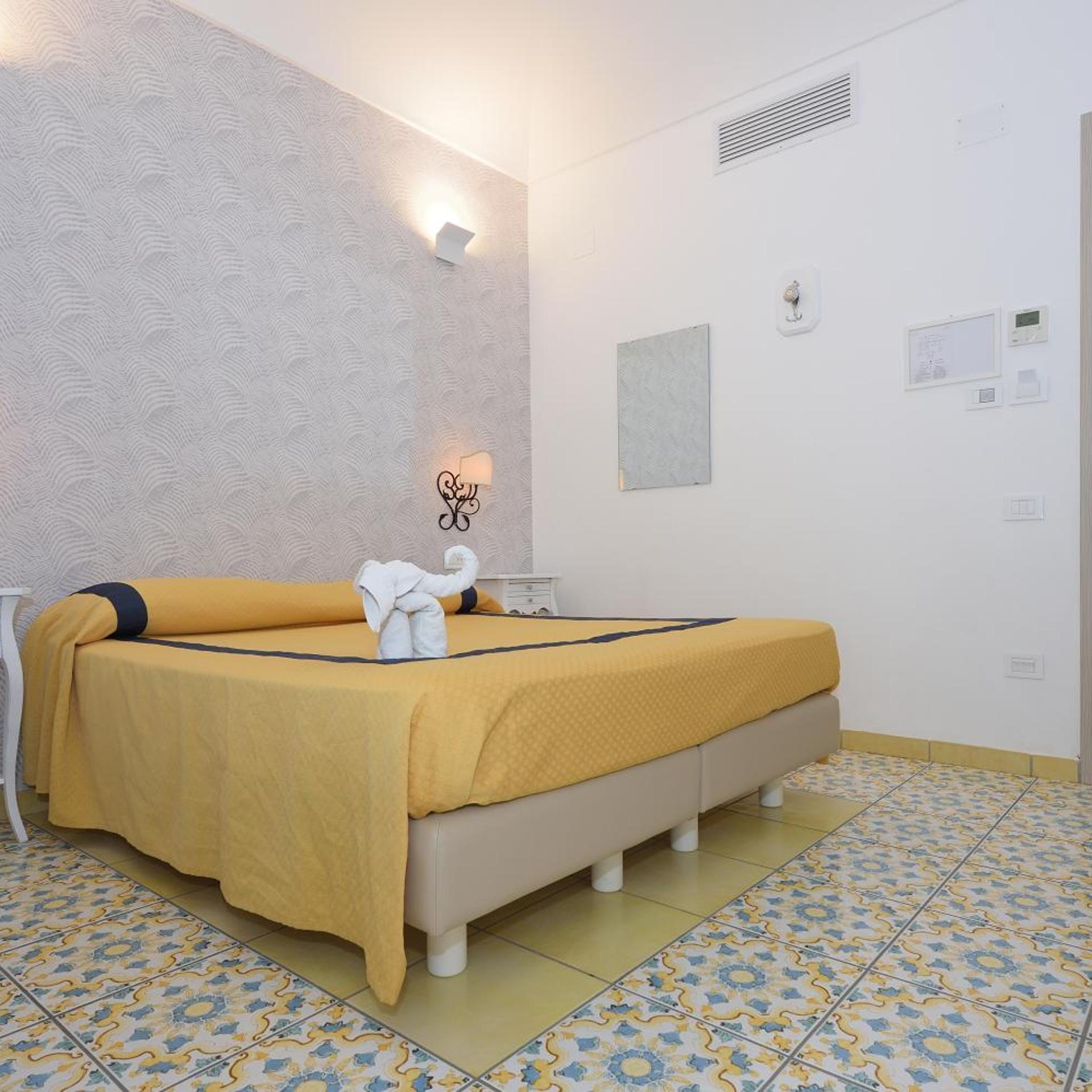 Hotel Settebello 8/50