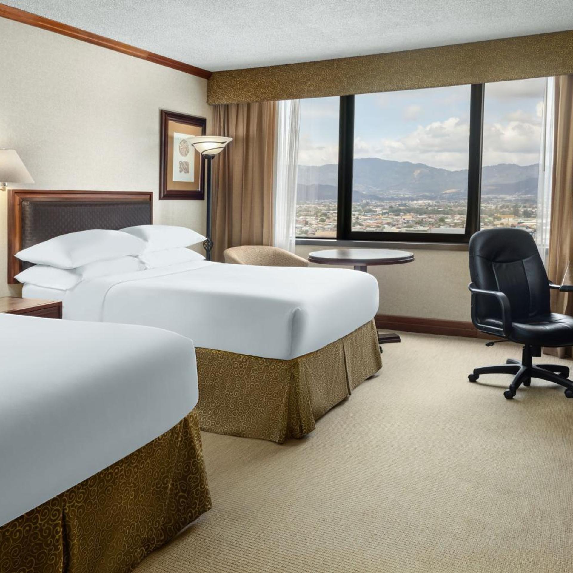 غرفة تنفيذية بسرير مزدوج بإطلالة على المدينة، Delta Hotels by Marriott San Jose Aurola 7/7