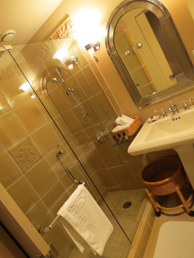 Poppy Springs Resort & Spa 43/63
