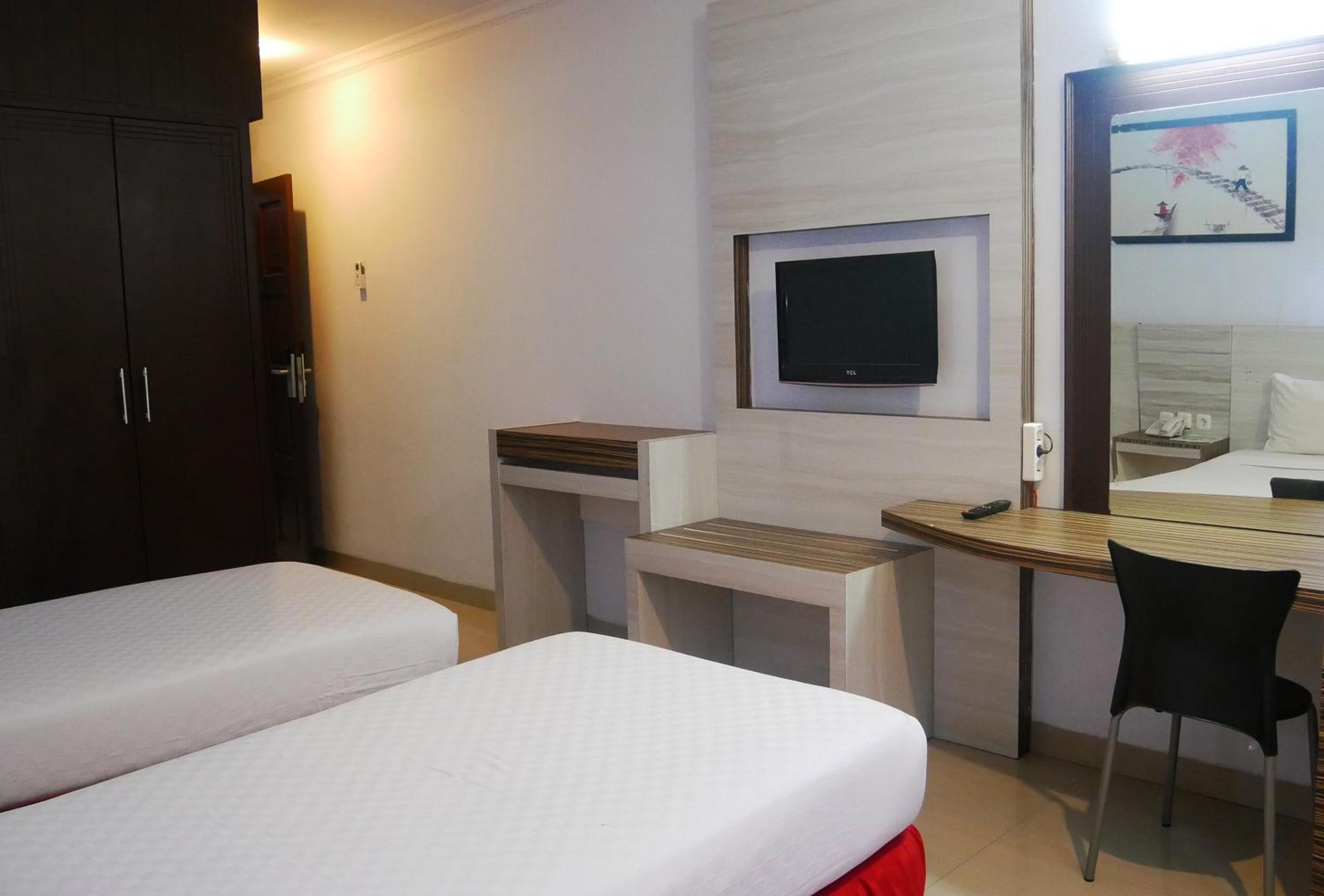 Hotel Prima Makassar 12/22