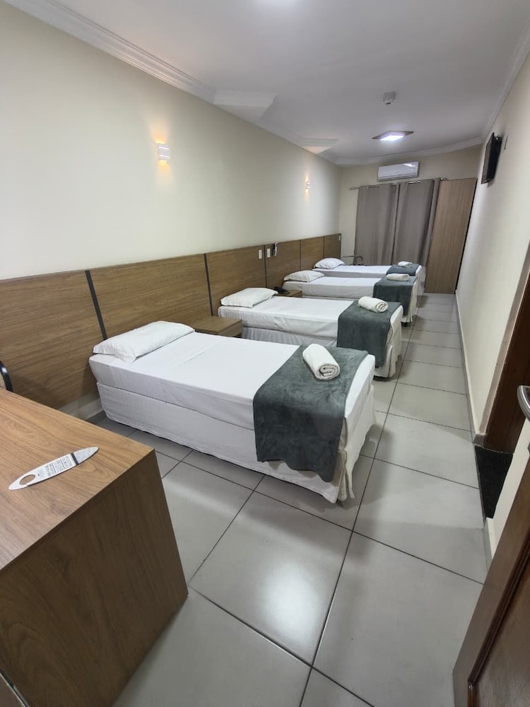 Monte Serrat Hotel 8/36