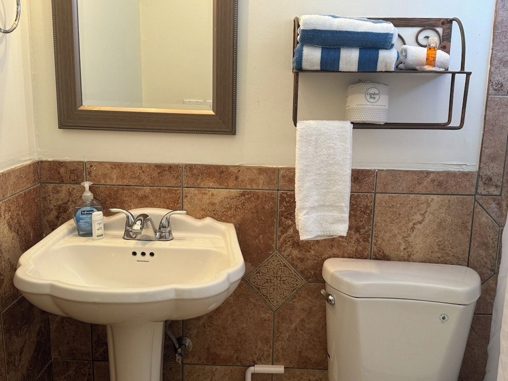 Shores Inn 50/50