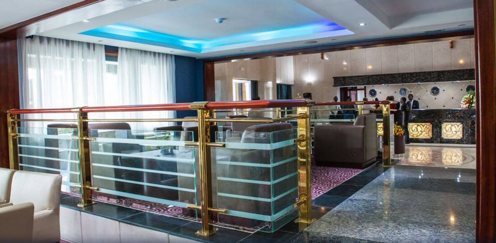 Grand Legacy Hotel 8/70