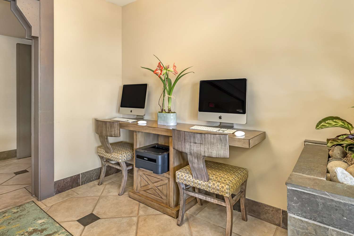 Best Western Plus Monterey Inn 45/46