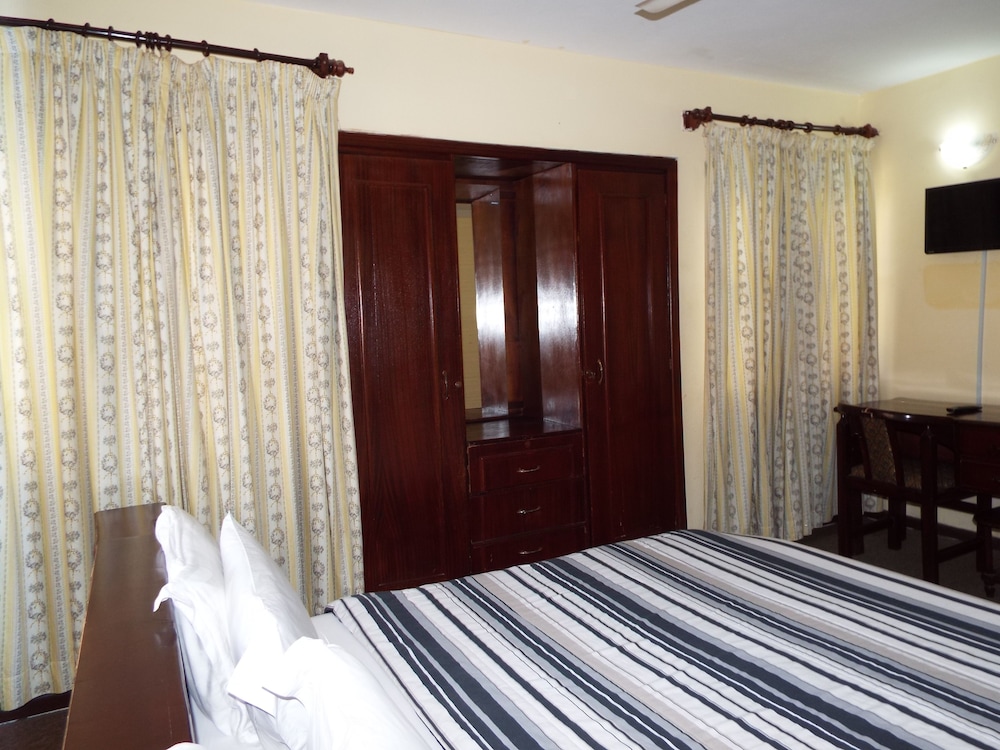 Pekan Hotel 18/71