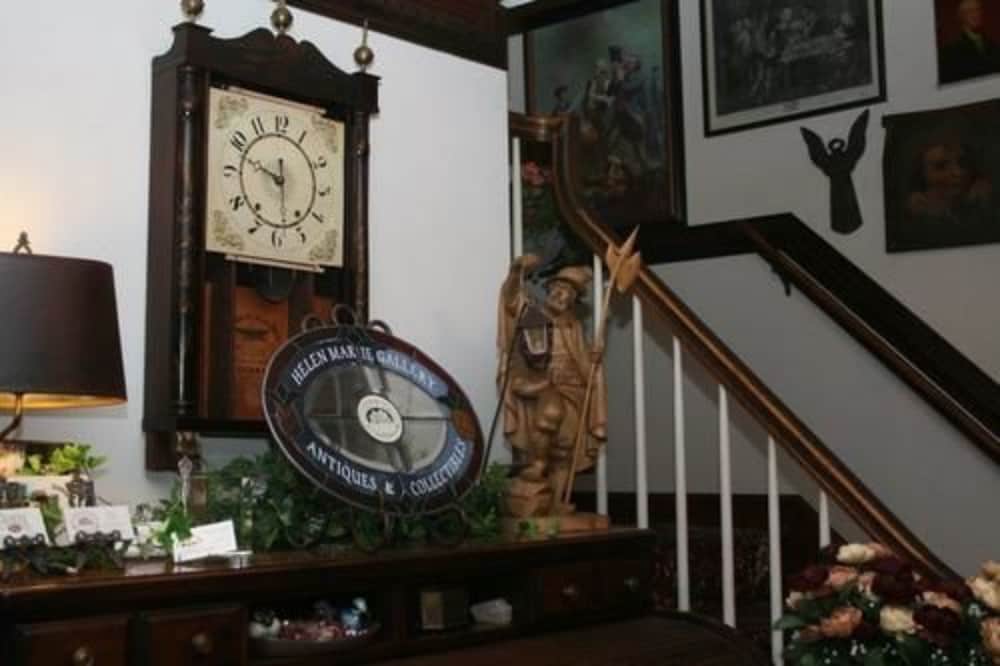 Williamsburg Sampler B & B 4/30