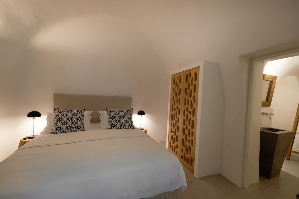 Native Eco Villas Santorini 3/35