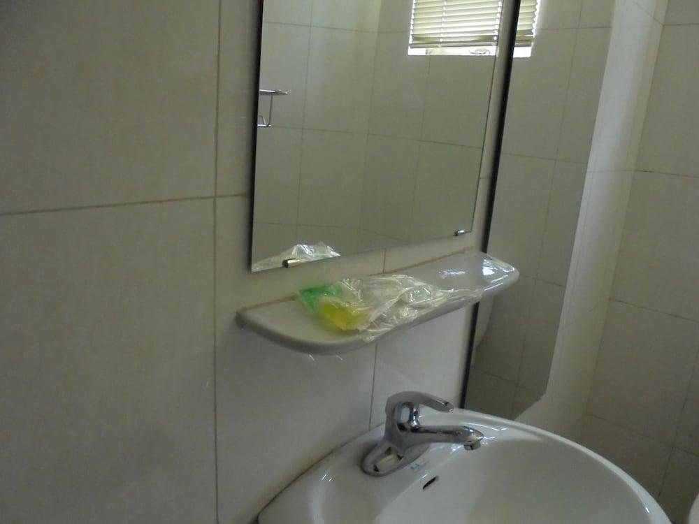 Kigali Diplomat Hotel 46/47