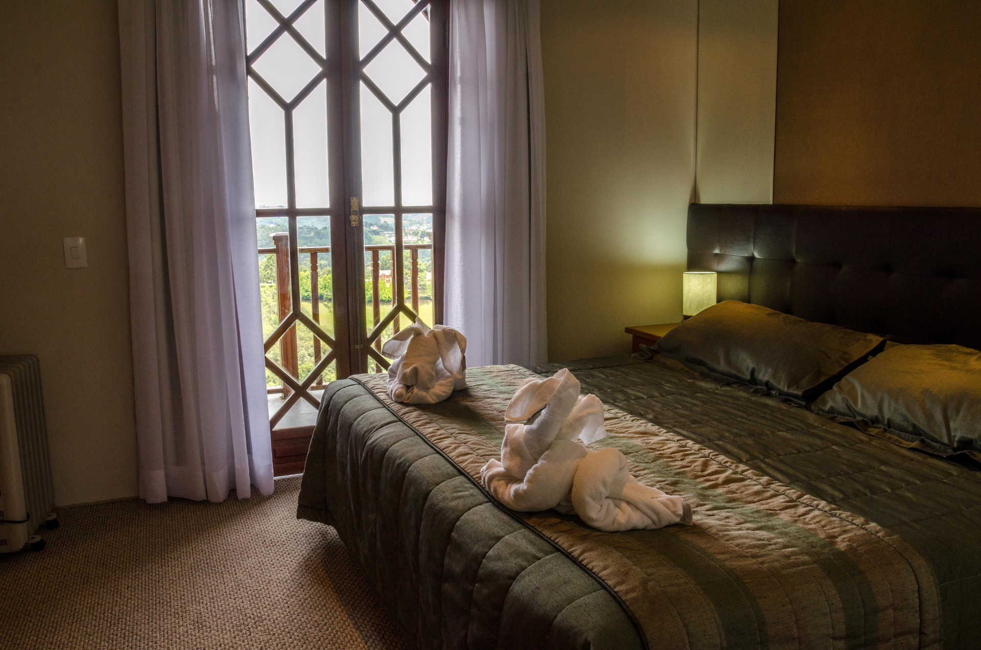 Superior, Suite, Mountain View