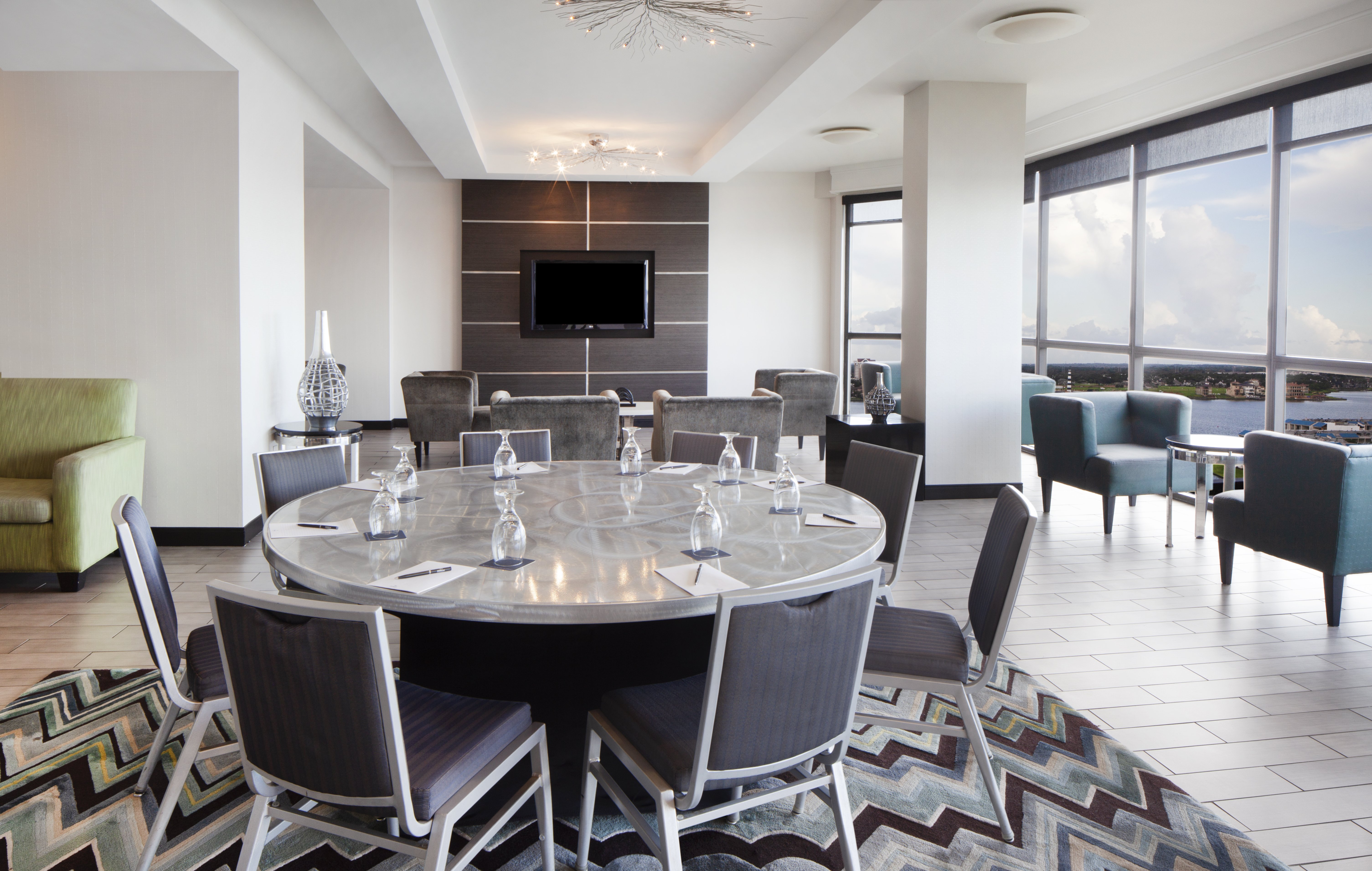 Compass Hotel Nassau Bay 51/65