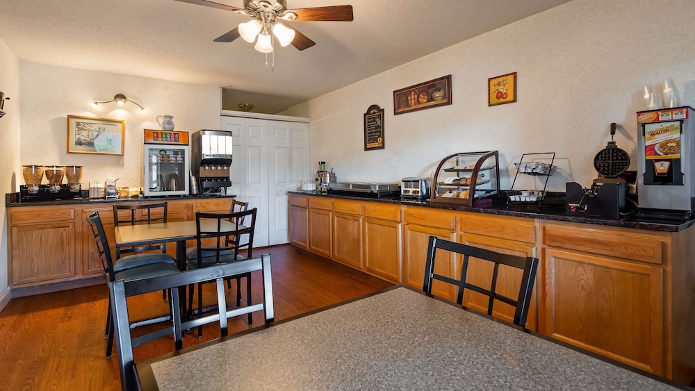 SureStay Plus by Best Western Berkeley Springs 30/38