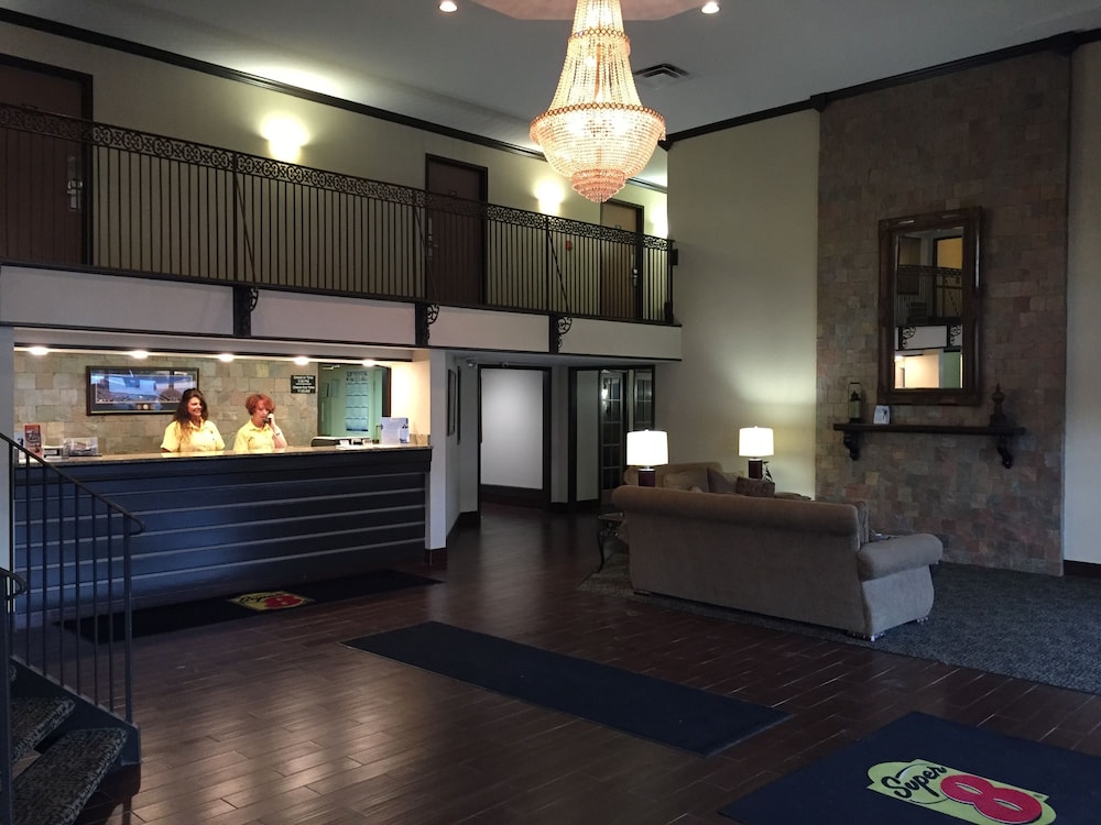 Super 8 By Wyndham Oxford 5/24