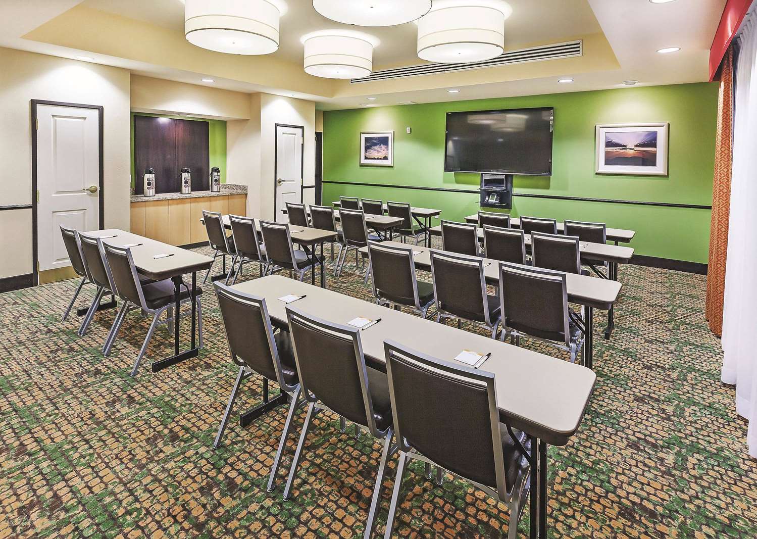 La Quinta Inn & Suites by Wyndham Pecos 56/62