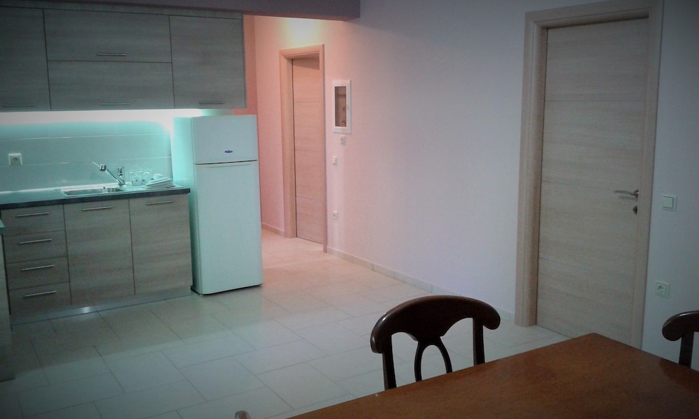 Oasis Apartments 10/50