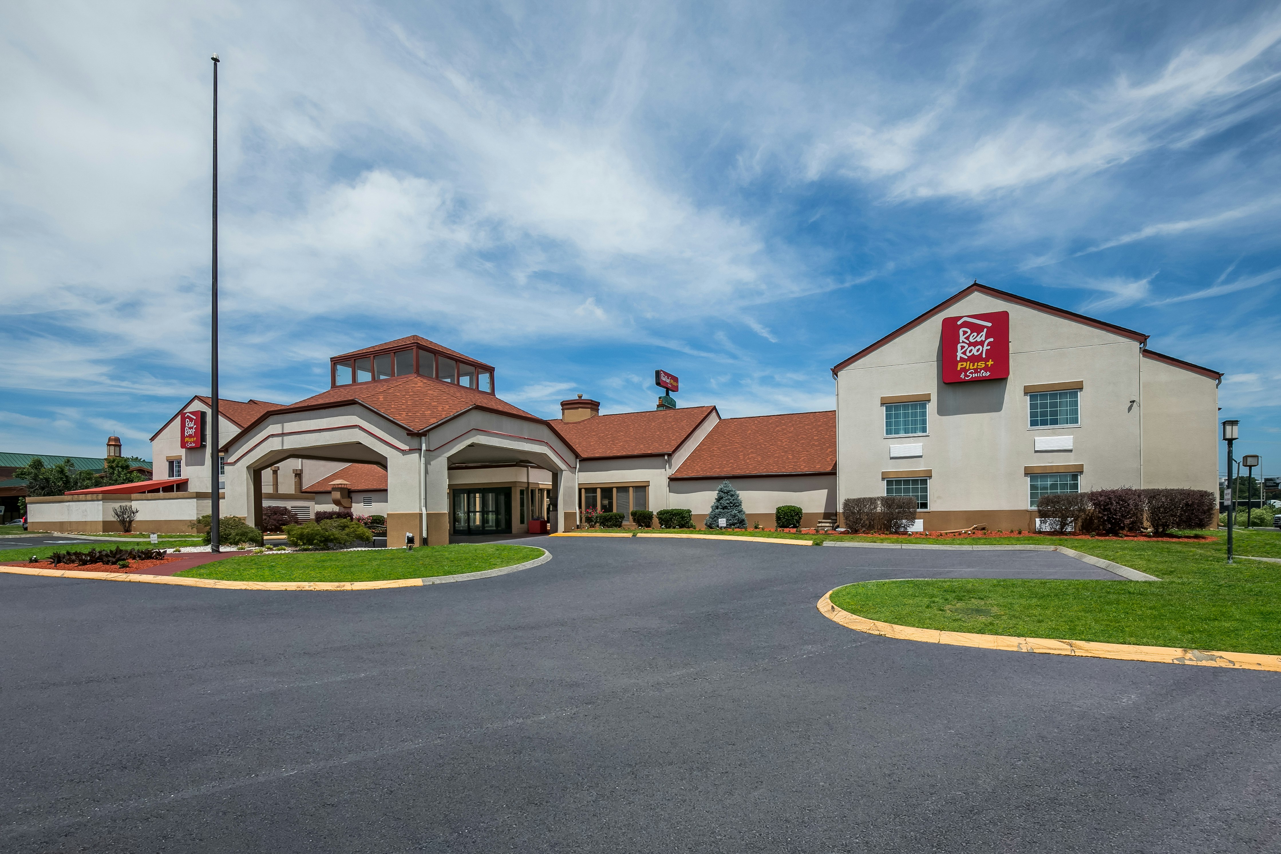 Red Roof PLUS & Suites Knoxville West - Cedar Bluff 46/51