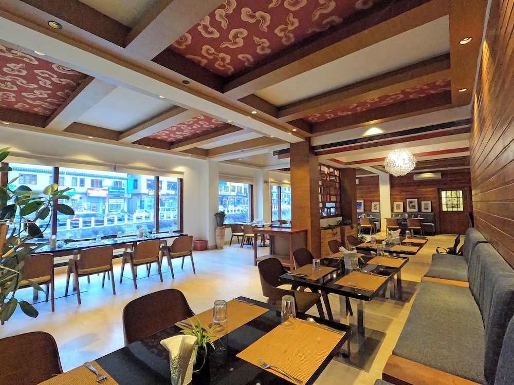 GAKYIL HOTEL 25/32